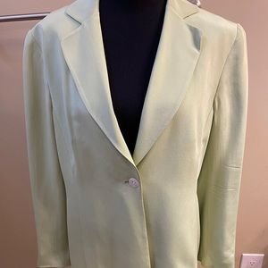 Beautiful green blazer 💚